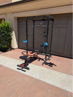 Power rack squat/bench with pulley system