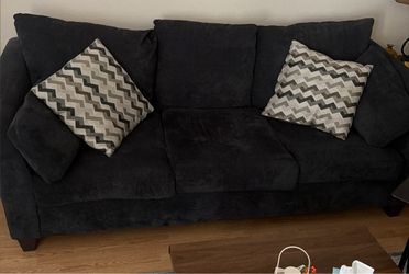 Cozy couch for Sale