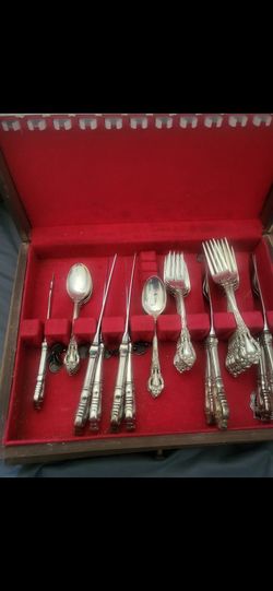 Lunt Eloquence sterling , place setting for 8.