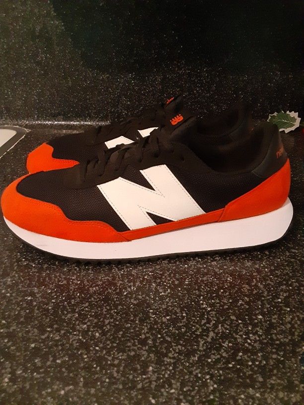 New balance Mens 13 Practicaly new 