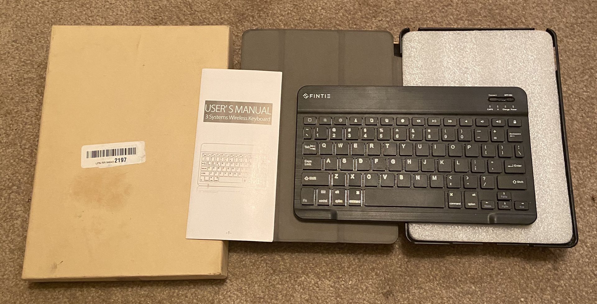 Bluetooth keyboard with iPad case
