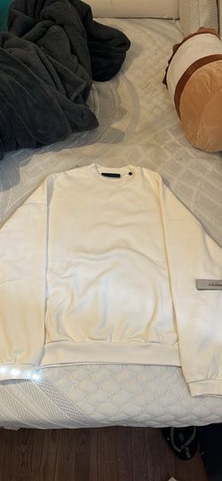 Essential crew neck bone colorway