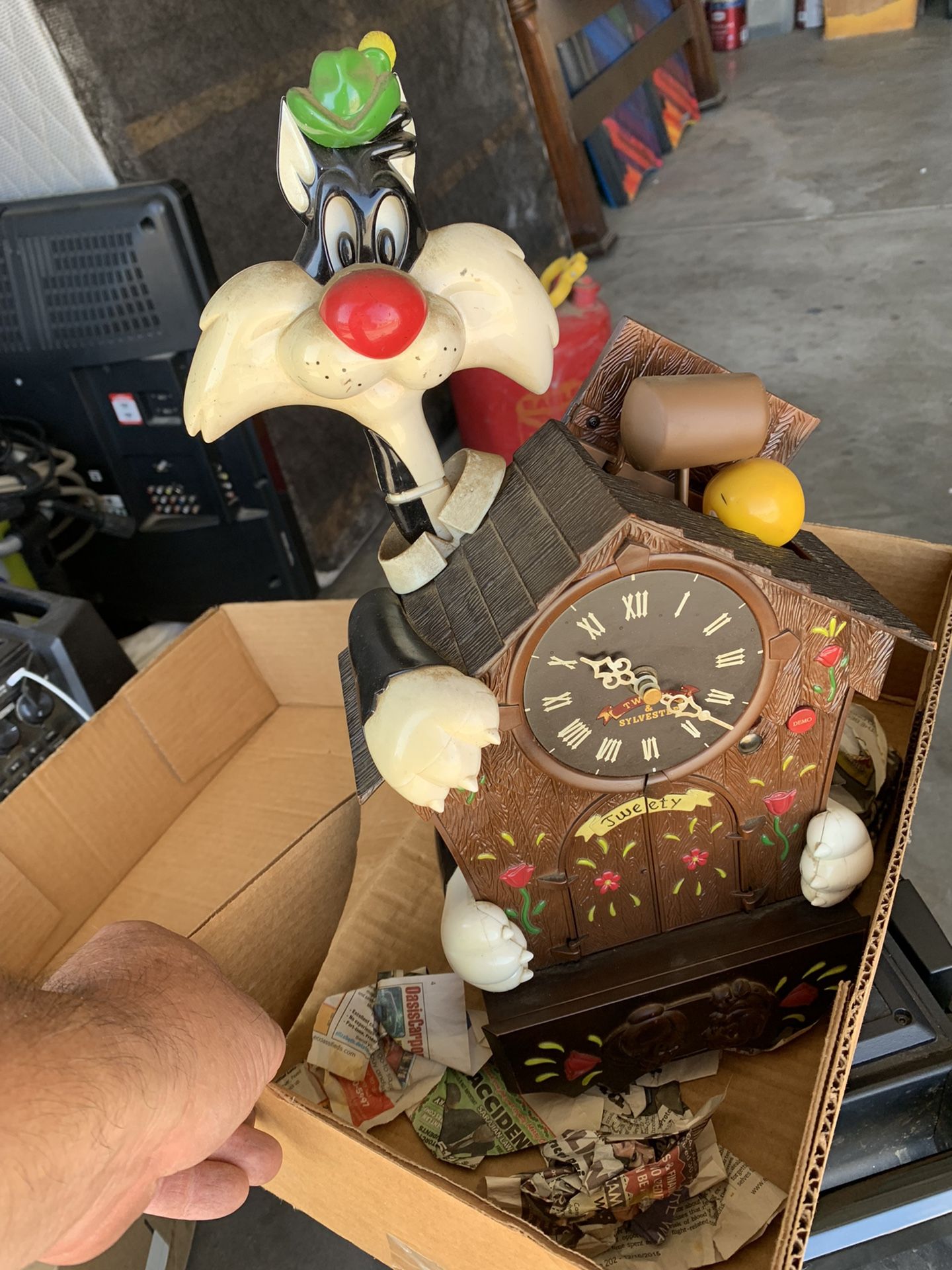 Sylvester And TWEETY BIRD Clock 