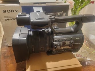 Sony HXR-NX100
