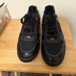 Gucci Low Black Signature Monogram Leather Sneakers
