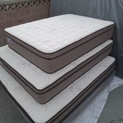 Full Size Mattress Pillow Top 12" Thick.   Brand New Mattress.    Delivery Available 