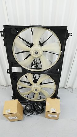 OEM GENUINE LEXUS GS RADIATOR FAN WITH 2 NEW MOTORS