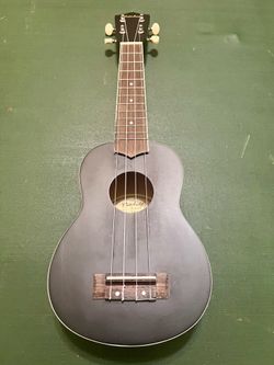 Mitchell ukulele