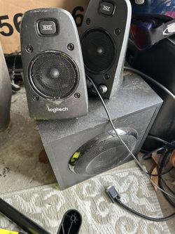 Logitec desk speakers