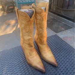 Woman’s Nine Charley Horse Boots