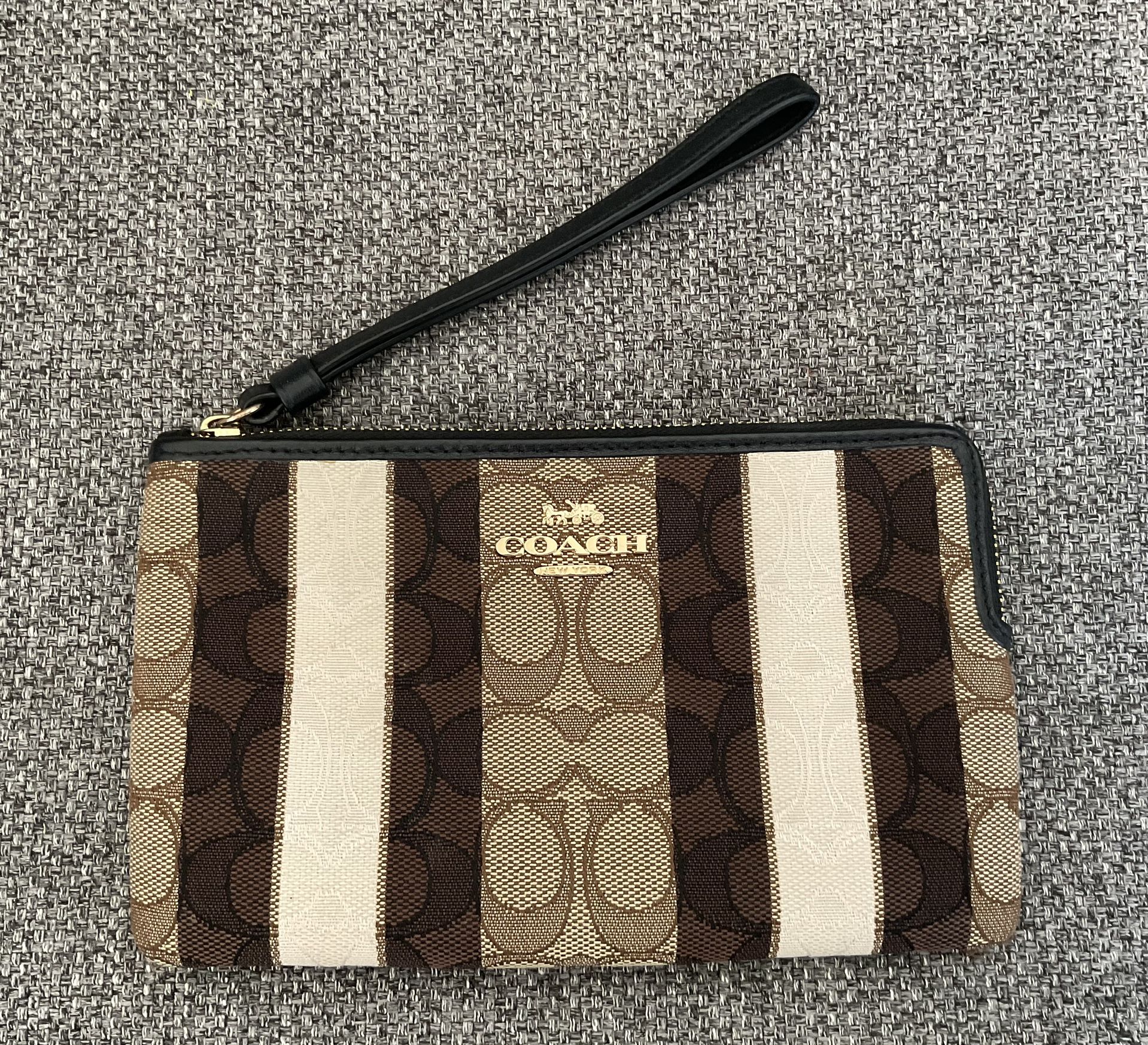Coach Wristlet Large