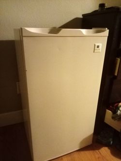 Mini fridge