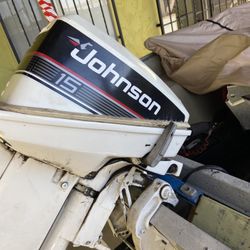 Johnson 15  Hp Outboard  With Electric  Start