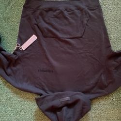 Light Oatmeal And Jet Black Essential Goode