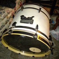HEAVY DUTY BIRCH. PEARL 22" ×18" BASS DRUM