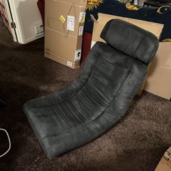 Folding gaming chair