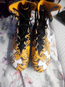 Under armor football cleats