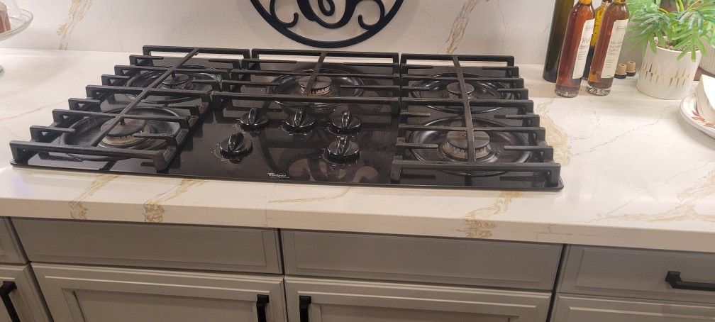 36" Whirlpool GOLD Cooktop/Black