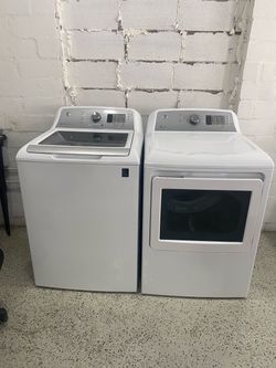 GE. WASHER AND. DRYER. SET