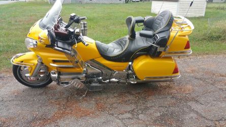 2003 Honda Gold Wing 1800 with all accessories