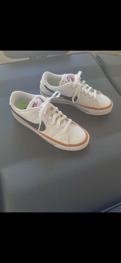 Women’s Athletic Shoes - Size 7
