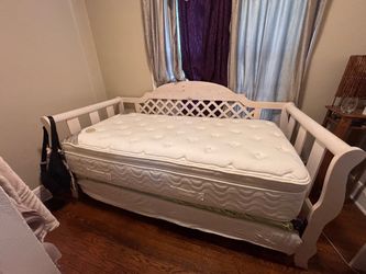 Twin size Daybed