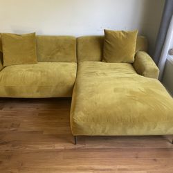 Velvet Right Sectional- Plush Yarrow Gold 