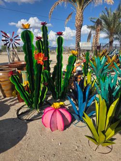 CACTI🌵many to choose from🌷flowers
Planters, metal yard art Imports