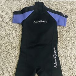 Wetsuit girl size 6