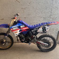 2000 YZ250