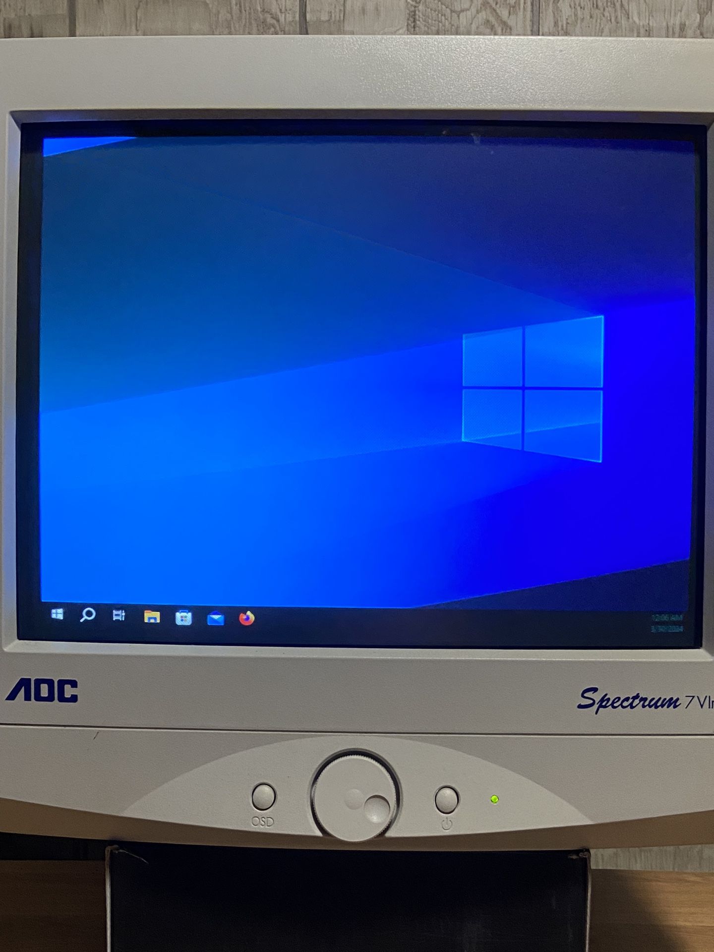 AOC Spectrum 7Vlr 16” CRT Monitor Vintage VGA PC