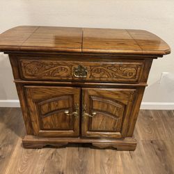 American Drew Solid Wood Vintage Cabinet Nightstand w/ Drawer & Doors