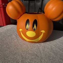 DISNEY PARKS Halloween Mickey Pumpkin Jack O Lantern Trick Or Treak 