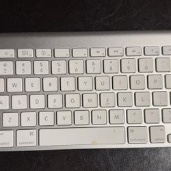 Apple Wireless Keyboard Bluetooth White Model# A1(contact info removed)