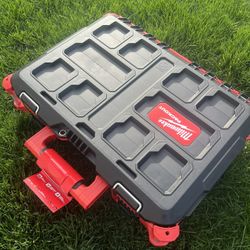 Milwaukee Packout Medium Tool Box