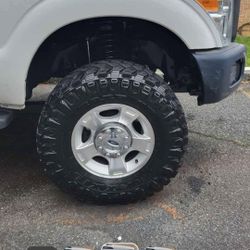 Full Set (4) 8x170 18 inch Factory Ford Wheels With 37 Inch Tires