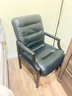 2 pieces of genuine leather. Excellent condition.