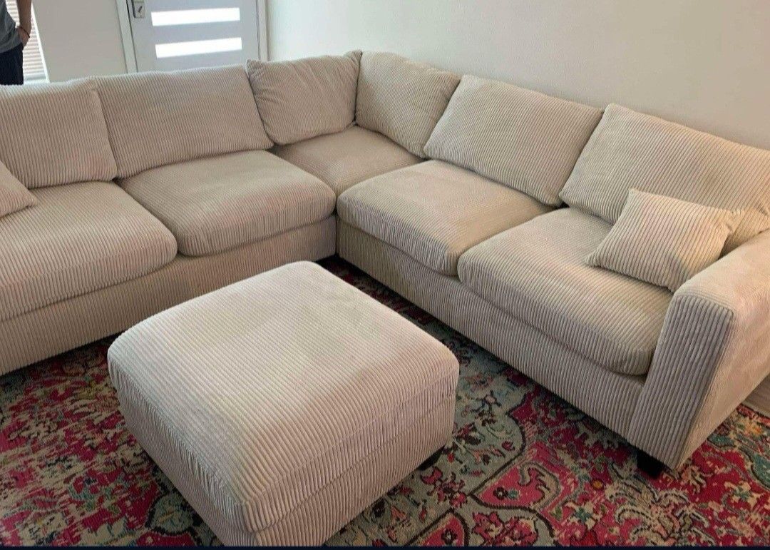 ✅️✅️4 pc ivory cordury fabric upholstered sectional sofa with ottoman.
