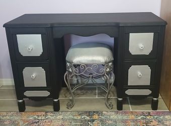 Kids desk