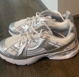 Men’s Under Armour shoes brand new