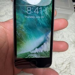 Apple iPhone 5s 16 gb LOKED. READ