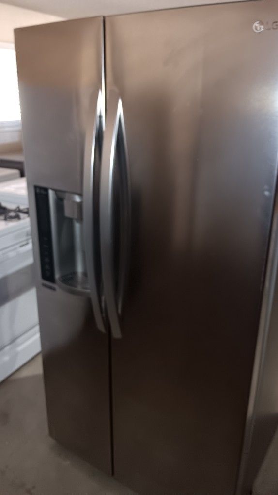 Fridge Washer Dryers