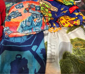 Mt dew Gamera code red Snuggie, Halo hooded blanket, 4 kid’s blankets