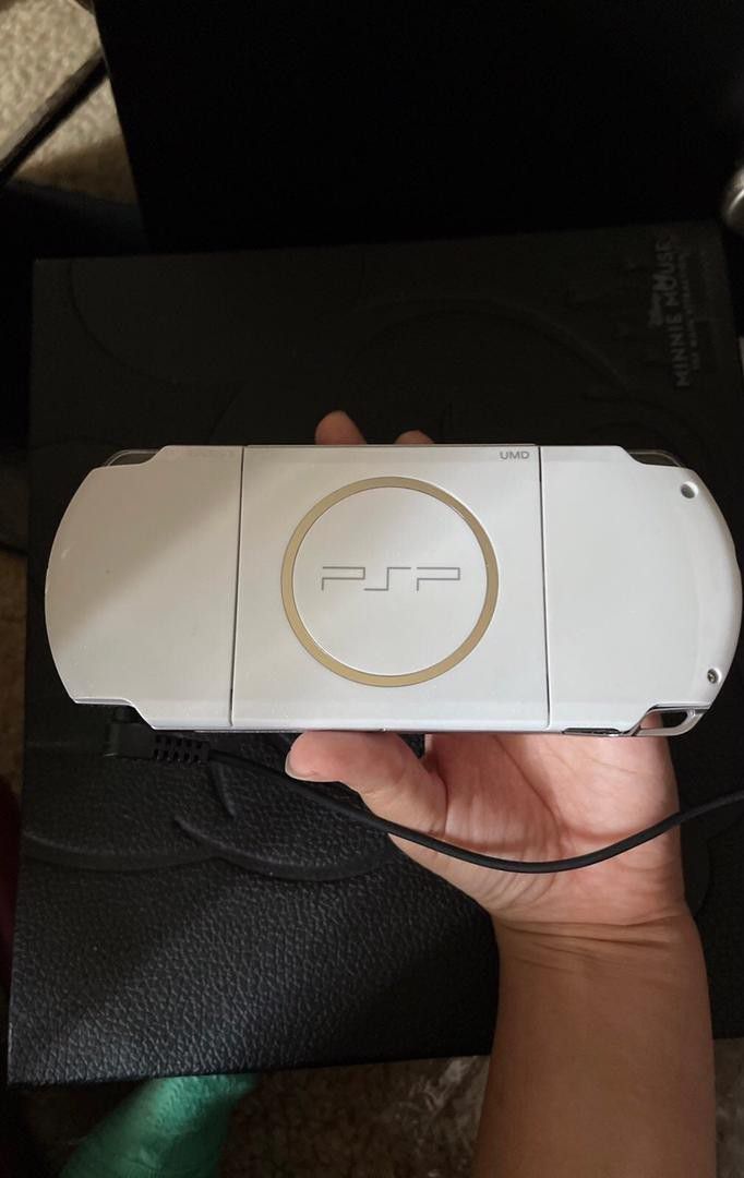 Psp Am giving this  to someone  who first wish me happy birthday on my cellphone《3143■753■716》Today's my birthday Message me if interested