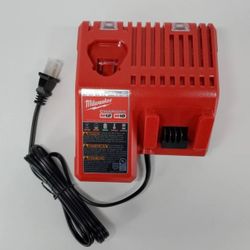 ilwaukee
M12 and M18 12-Volt/18-Volt Lithium-Ion Multi-Voltage Battery Charger