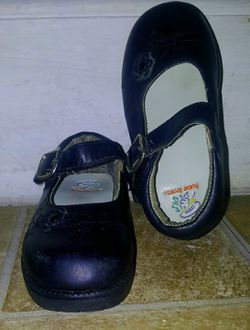 Free buster Brown toddler 6 1/2 shoes