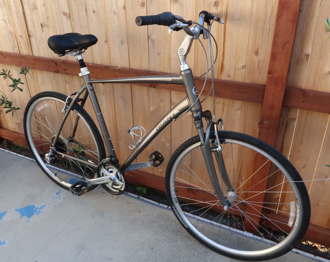 Giant Cypress Bicycle (Premium Condition - X-Large Frame Size)