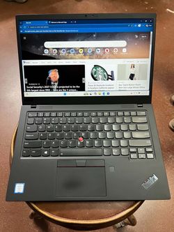 Lenovo thinkpad x1 carbon gen 7 laptop computer touchscreen  Intel core i7 - 8665 U @ 1.90 GHZ 16GB RAM  500GB SSD Windows 11 pro. No trades. No deliv