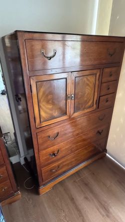 Dresser free