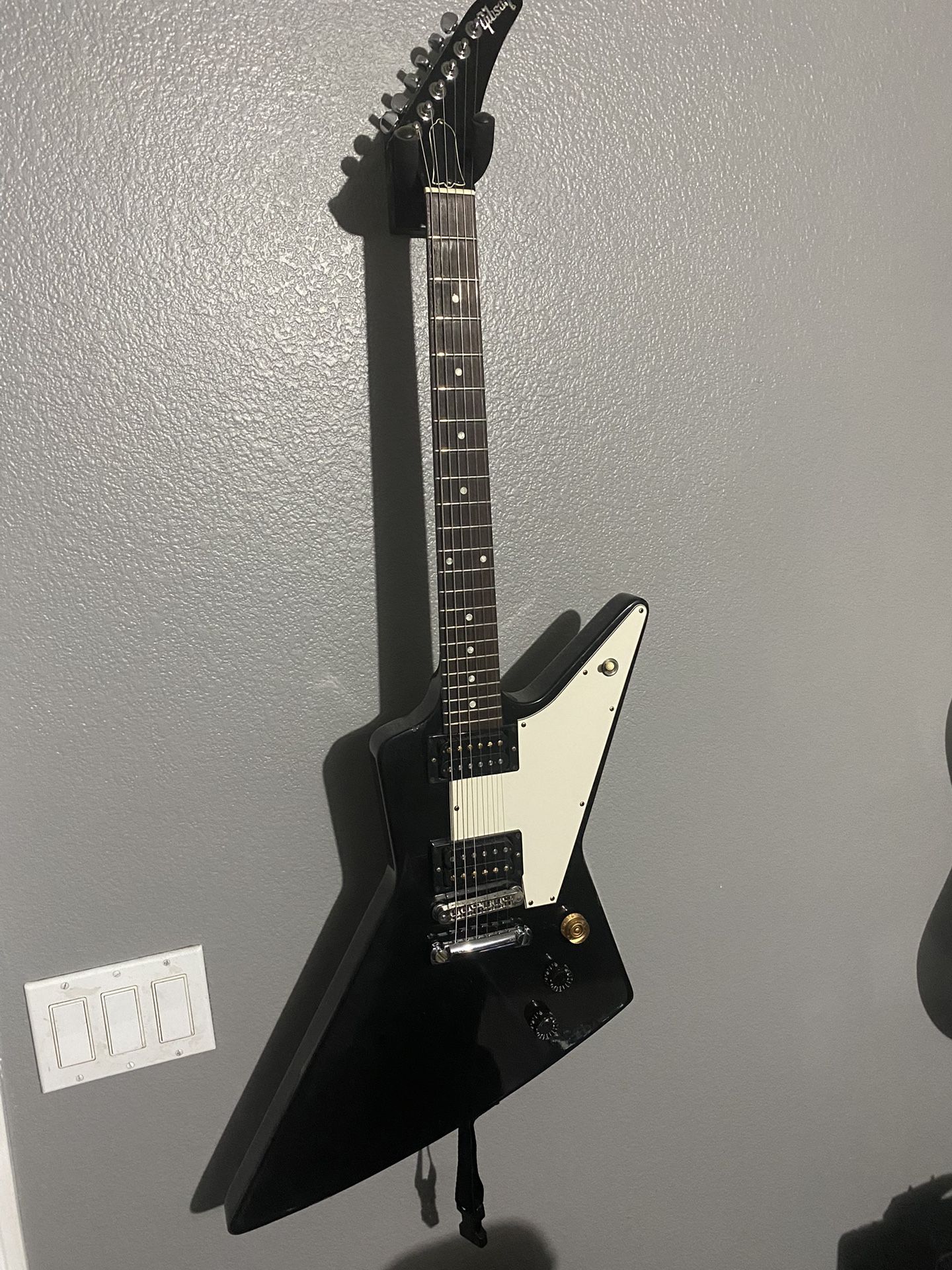 Gibson Explorer